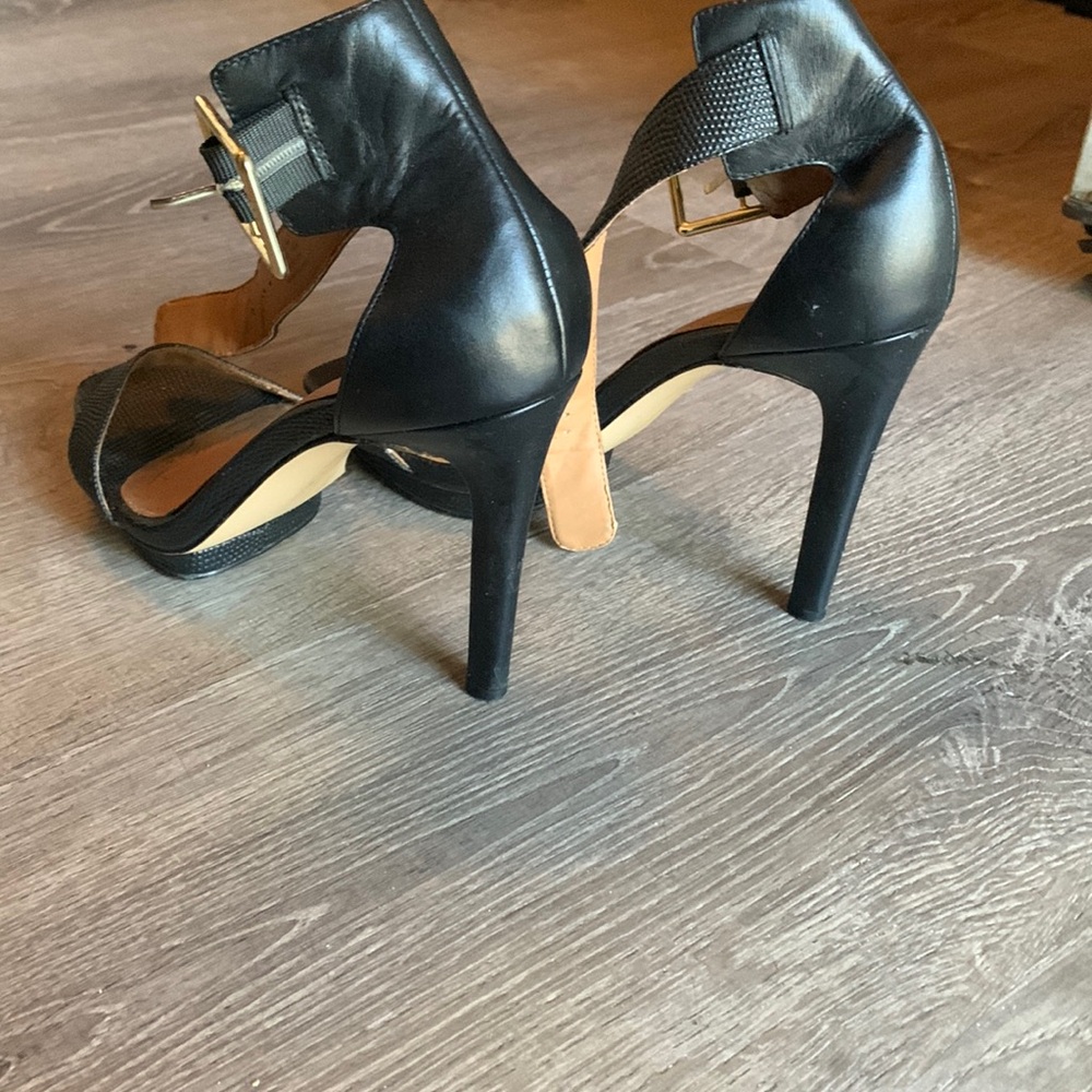 CALVIN KLEIN SANDAL HEELS - Women’s 9. Stunning!!!